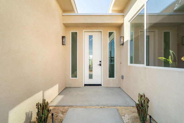 361 W Sunview Avenue, Palm Springs CA: https://media.crmls.org/mediaz/870c6e5b-df7a-4ed6-9dc4-f916c94077f2.jpg
