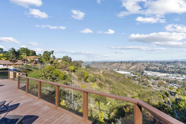 5777 Desert View Drive, La Jolla CA: https://media.crmls.org/mediaz/870c9d3f-d971-4c89-a2d7-ed86fefd3fa5.jpg