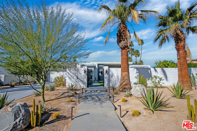 71108 Patricia Park Place, Rancho Mirage CA: https://media.crmls.org/mediaz/870cd799-21ea-43f4-98fa-96092a18ec20.jpg