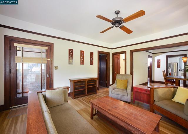 1331 Court Street, Martinez CA: https://media.crmls.org/mediaz/870d1809-d7ca-4380-9d1c-46d08295d021.jpg