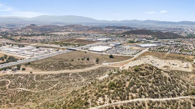 27792 Elderberry Street, Murrieta CA: https://media.crmls.org/mediaz/870de4f7-d914-42ba-8c5b-7700d37004f9.jpg