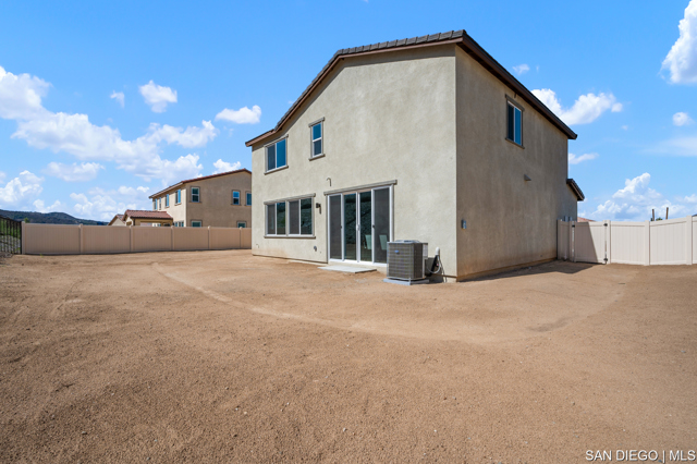 15353 Dawning CT, Lake Elsinore CA: https://media.crmls.org/mediaz/870e601d-662d-4dc3-943e-4256d74c4d88.jpg