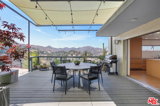 2742 Creston Drive, Los Angeles CA: https://media.crmls.org/mediaz/870e80d1-bfdc-437a-b821-fb8b1fd72618.jpg