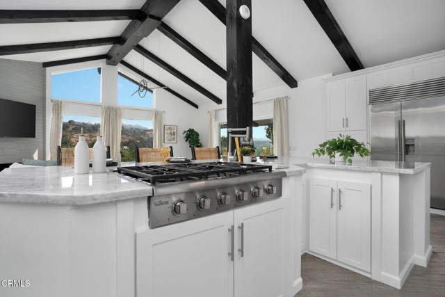 31673 Foxfield Drive, Westlake Village CA: https://media.crmls.org/mediaz/870e901e-3026-44e6-80e0-ddbf1506bff7.jpg