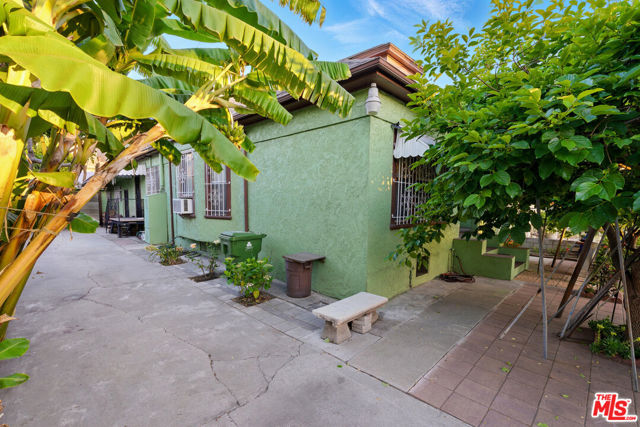 220 N Burlington Avenue, Los Angeles CA: https://media.crmls.org/mediaz/870f6502-b3c0-48c8-ab9b-8eec646fca8e.jpg
