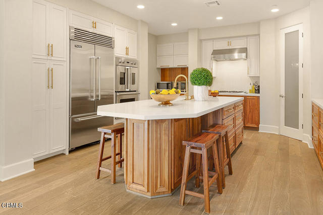 Detail Gallery Image 19 of 66 For 2417 E Hillcrest Dr, Thousand Oaks,  CA 91362 - 4 Beds | 3/1 Baths