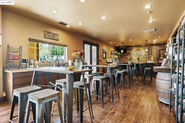 3501 Byer Road, Byron CA: https://media.crmls.org/mediaz/870fa815-dd47-4791-ba3c-1a4dfd78430a.jpg