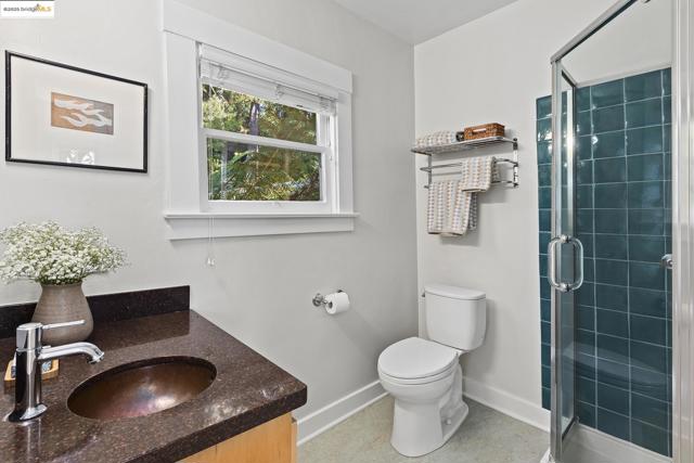 1081 Keith Ave, Berkeley CA: https://media.crmls.org/mediaz/870fb152-c651-4ad8-8369-d909b563c8e1.jpg