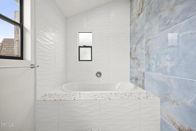 1194 Kingston Lane, Ventura CA: https://media.crmls.org/mediaz/870fda6d-48ac-47c1-b675-65785a593275.jpg