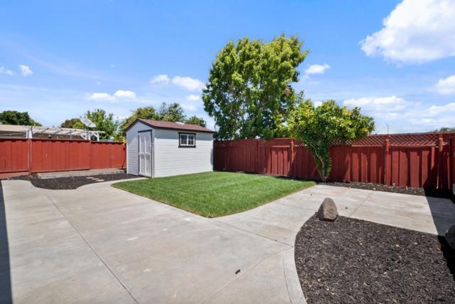 27650 La Porte Avenue, Hayward CA: https://media.crmls.org/mediaz/8710030e-eec7-4d35-ace8-c0a0efb04921.jpg