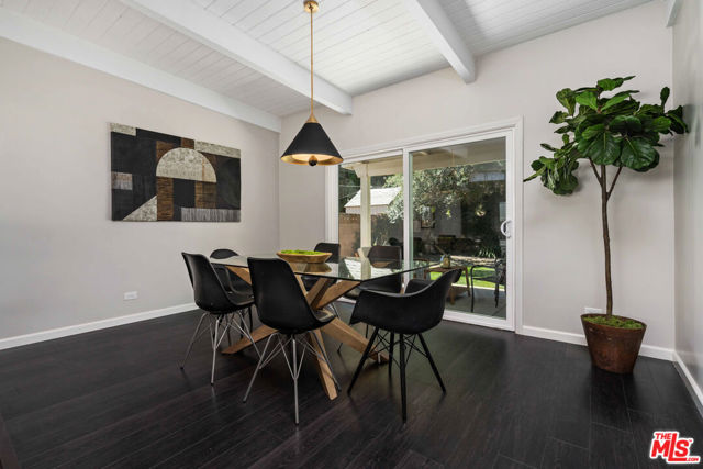 21206 Merridy Street, Chatsworth CA: https://media.crmls.org/mediaz/87108e06-6203-4350-8542-8d0709ae7bac.jpg