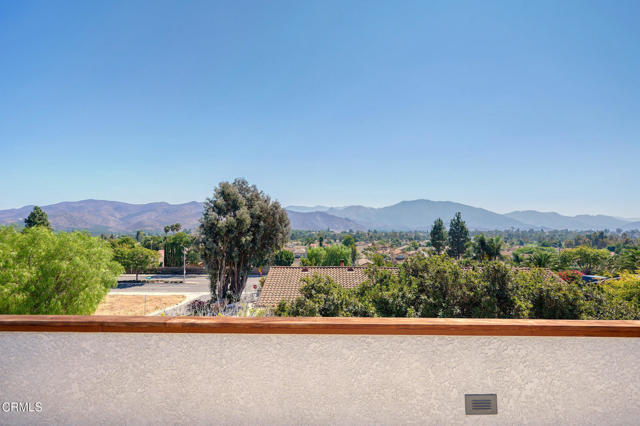 2207 Terra Bella Lane, Camarillo CA: https://media.crmls.org/mediaz/87115aa1-25e8-4556-a379-e699c15ffc9c.jpg