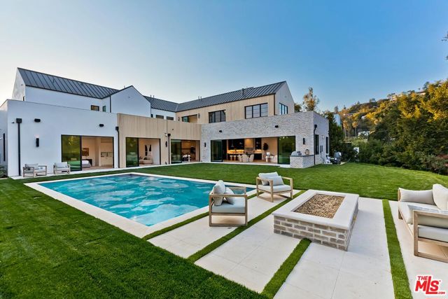 1120 Angelo Drive, Beverly Hills CA: https://media.crmls.org/mediaz/8711e82b-0b54-446b-9d32-6fcb9c9d6483.jpg