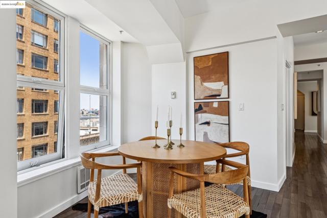 1615 Broadway, Oakland CA: https://media.crmls.org/mediaz/87128981-2494-4974-8794-be96cc2217b5.jpg