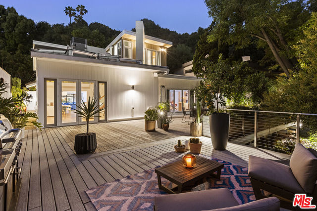 3820 Broadlawn Drive, Los Angeles CA: https://media.crmls.org/mediaz/87129c47-c7a5-4581-aae9-8bfb092e057a.jpg