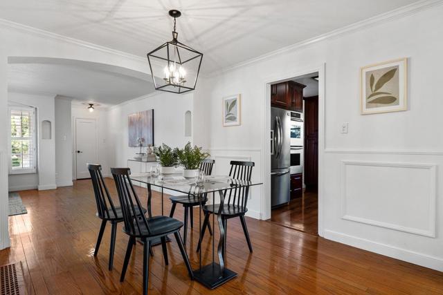 403 Santa Florita Avenue, Millbrae CA: https://media.crmls.org/mediaz/8712b576-19ed-4ab7-af34-4594f38d8d0c.jpg