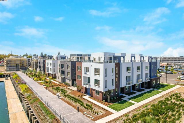 2388 Stanford Street, Alameda CA: https://media.crmls.org/mediaz/87146a51-2d73-43b8-b12f-99ffb7013a84.jpg