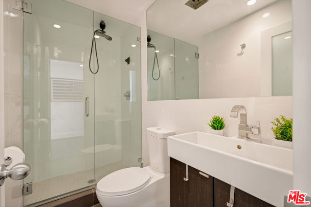 2388 Kimridge Road photo 30