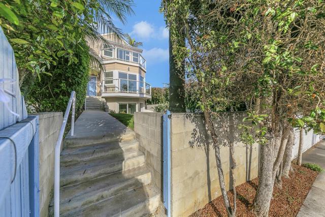 644 Grant Street, Oceanside CA: https://media.crmls.org/mediaz/87149e4d-badc-4ab7-b15d-99ae9dc47a49.jpg