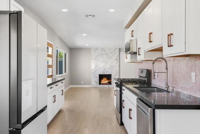 38855 Paradise Way, Cathedral City CA: https://media.crmls.org/mediaz/8714e7f8-3440-4d89-a350-3505b7744d25.jpg