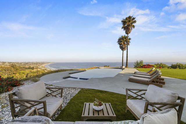 31505 Pacific Coast Highway, Malibu CA: https://media.crmls.org/mediaz/87155852-6fd2-4860-94f5-c990e16ff9ec.jpg