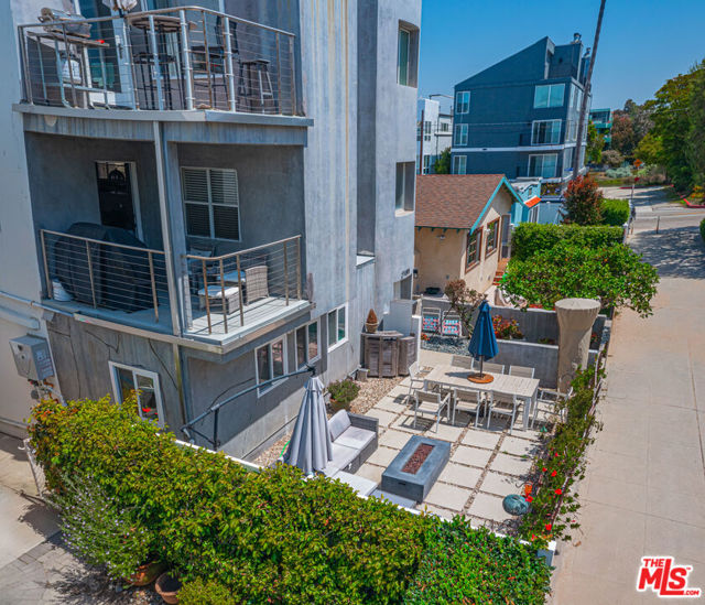 21 Voyage Street, Marina del Rey, California 90292, ,Multi-Family,For Sale,Voyage,24391171