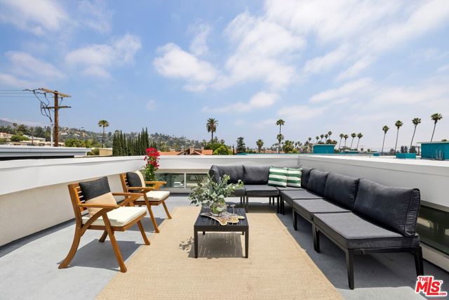1923 N Gower Street, Los Angeles CA: https://media.crmls.org/mediaz/8715ccd2-815c-4d86-9165-f4d817df5ca2.jpg