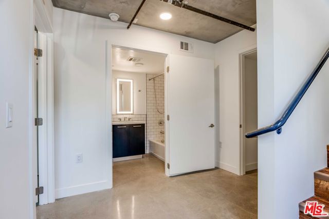 1250 N Fairfax Avenue, West Hollywood CA: https://media.crmls.org/mediaz/8715e321-8132-45f5-bfb6-84c22eb99f63.jpg