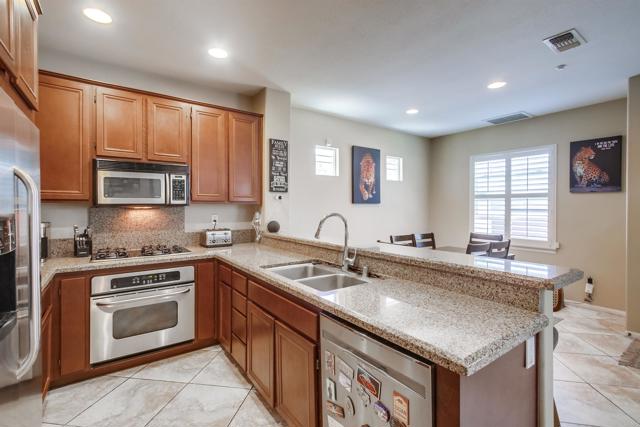 Detail Gallery Image 14 of 57 For 2174 Desert Hare Ct #105,  Chula Vista,  CA 91915 - 3 Beds | 2/1 Baths