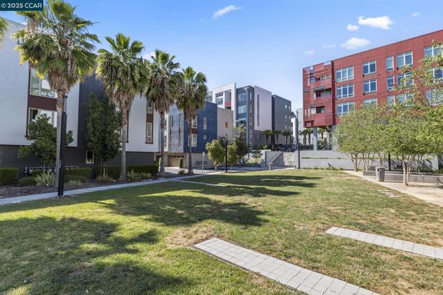 320 Riesling Ave, Milpitas CA: https://media.crmls.org/mediaz/87170edc-73ca-4d3f-b79a-ce0915483c90.jpg