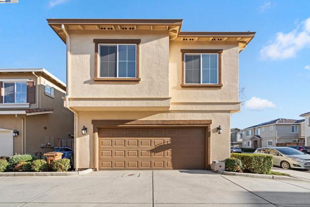 248 Alta St, Brentwood CA: https://media.crmls.org/mediaz/87173789-e0ca-46a0-97c7-a3d5a37b0db1.jpg