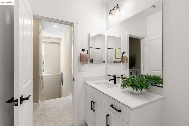 28946 Parkridge Lp, Hayward CA: https://media.crmls.org/mediaz/871754ad-464b-422c-8b1b-33cf7be58074.jpg