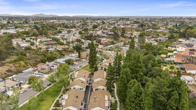 4535 Chateau Drive, San Diego CA: https://media.crmls.org/mediaz/8718d461-8226-4433-bd5c-ea77cad45b50.jpg