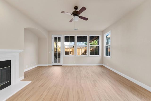 9652 Cooper Place, Gilroy CA: https://media.crmls.org/mediaz/8718f5c5-11a4-4b63-974e-f2ecf76fcc58.jpg