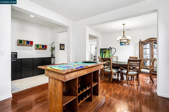 5701 Oakmont Dr, Richmond CA: https://media.crmls.org/mediaz/8718fcb3-f73e-41e0-88e1-152e3f259576.jpg