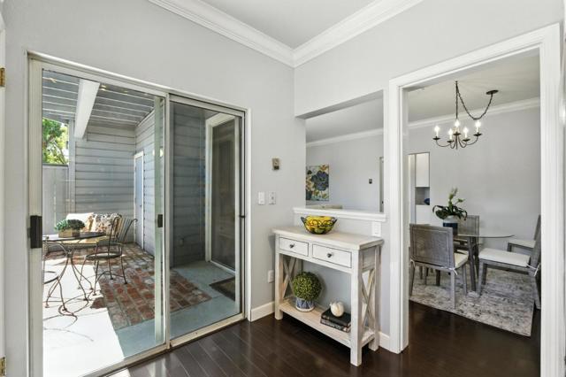 425 Cork Harbour Circle,  CA: https://media.crmls.org/mediaz/87195add-0bc0-4bd8-b059-2564ed3e074f.jpg