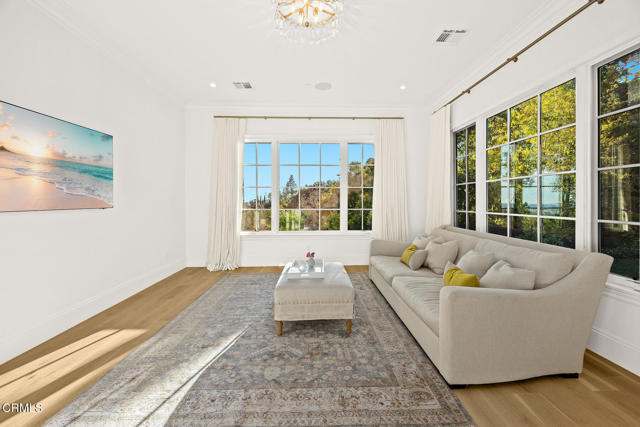 2060 Windover Road, Pasadena CA: https://media.crmls.org/mediaz/87197691-cc38-4041-bbf6-6c6150a3dbde.jpg