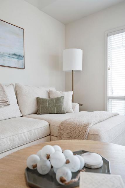 2010 Cambridge Avenue, Cardiff by the Sea CA: https://media.crmls.org/mediaz/8719cb98-c02f-4c6e-82f7-0f51482686f9.jpg
