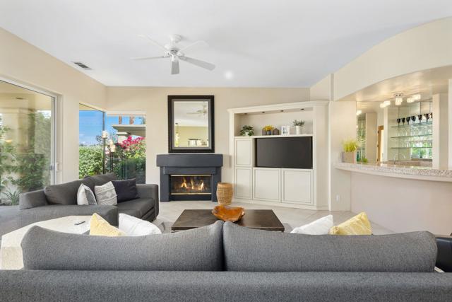 80080 Riviera, La Quinta CA: https://media.crmls.org/mediaz/8719ee15-0ae4-40f4-95fc-31428b21e2a5.jpg