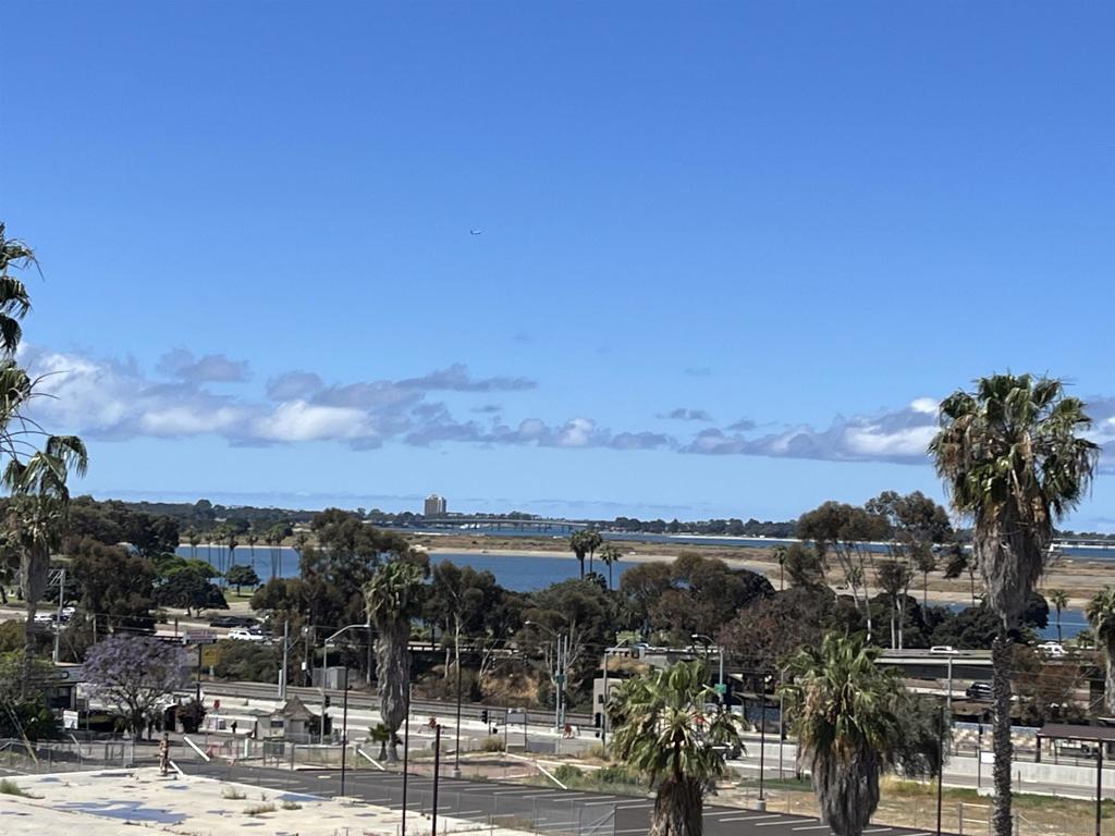 2540 Clairemont Dr - photo 2