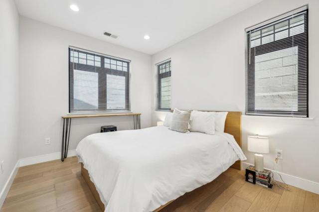 546 Oxford Avenue, Palo Alto CA: https://media.crmls.org/mediaz/871b36b0-d0f4-440b-afd7-19451c184523.jpg