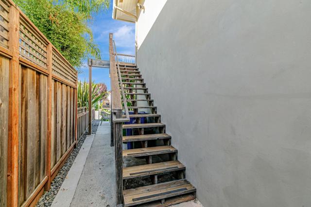 5080 Garnet Street, Capitola CA: https://media.crmls.org/mediaz/871b3924-ba9b-48c5-9c52-617ea6e34e5f.jpg