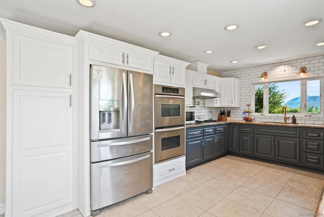 42608 Remora St, Temecula CA: https://media.crmls.org/mediaz/871b3ece-680e-4f8f-91b4-8a08bb9499a8.jpg