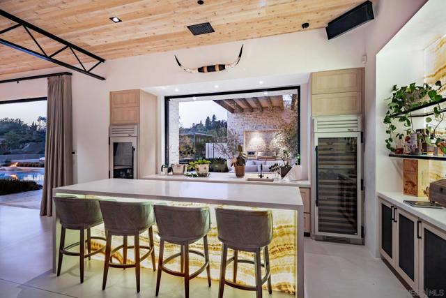 14783 Roxbury Terr., Rancho Santa Fe CA: https://media.crmls.org/mediaz/871becbc-2a26-490d-98cc-1aacefd6f155.jpg