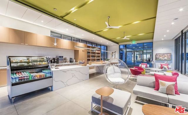 400 Fountain Drive, Palm Springs CA: https://media.crmls.org/mediaz/871cafae-1239-4599-8326-3467e3e3e093.jpg