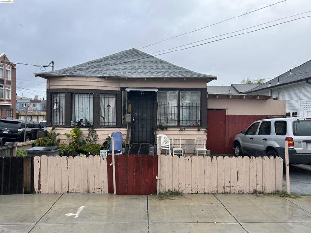 2606 20Th St, Oakland, California 94601, 2 Bedrooms Bedrooms, ,1 BathroomBathrooms,Single Family Residence,For Sale,20Th St,41051569