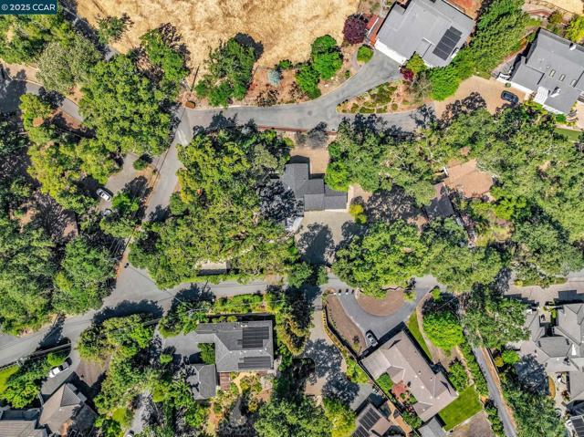 205 Castle Hill Ranch Rd, Walnut Creek CA: https://media.crmls.org/mediaz/871f0842-6102-4a2a-8ba9-a51eebb06a25.jpg