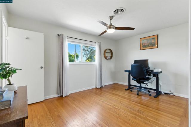1201 Valle Vista Ave, Vallejo CA: https://media.crmls.org/mediaz/871f12d3-5654-4442-96ac-451f0520affd.jpg