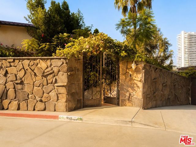 9146 St Ives Drive photo 25