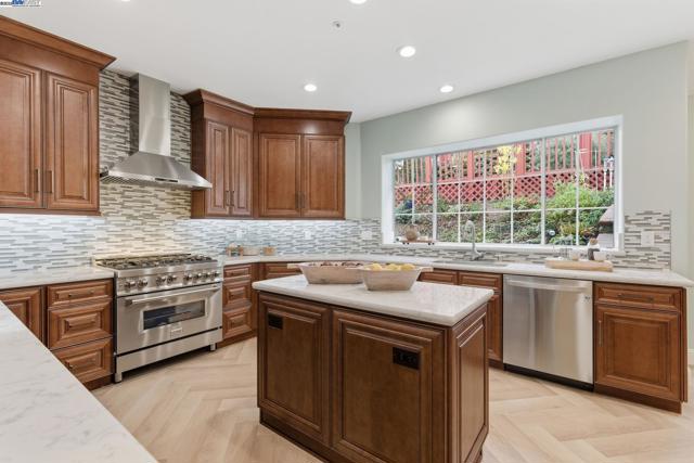 1031 Millbrook Court, Walnut Creek CA: https://media.crmls.org/mediaz/871fefb2-de40-41a2-b287-d6d3babcc43d.jpg